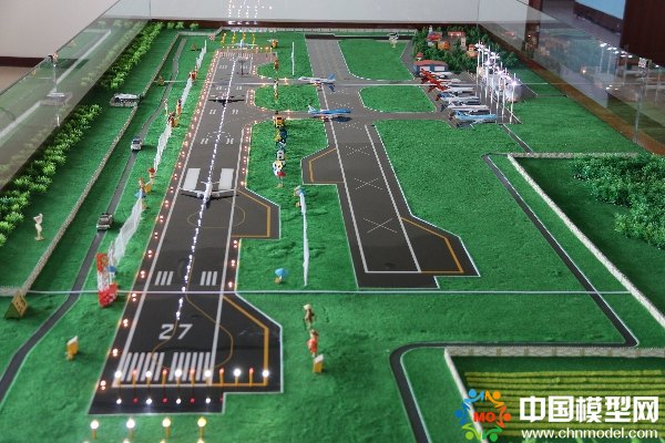 呼伦贝尔机场开发制作“鸟击防范沙盘模型”289471_ 呼伦贝尔机场开发制作“鸟击防范沙盘模型”
