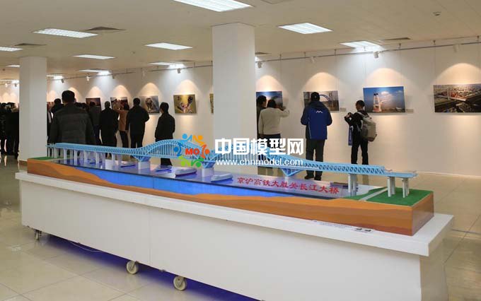 京沪高铁大胜关长江大桥模型