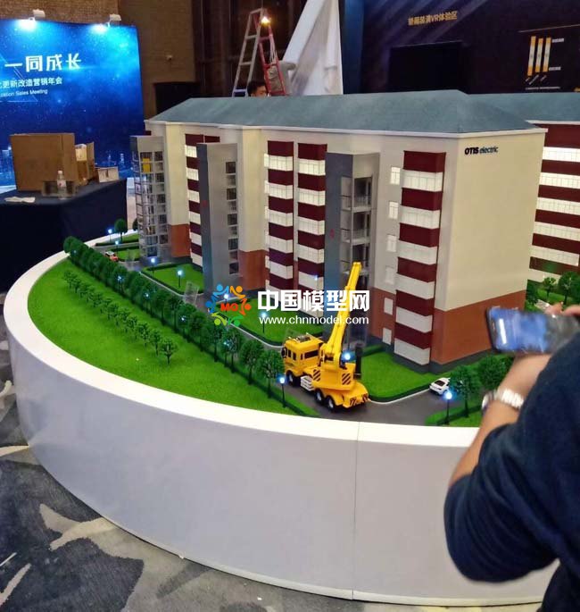 老楼加装电梯沙盘模型,老房子加装电梯场景沙盘模型
