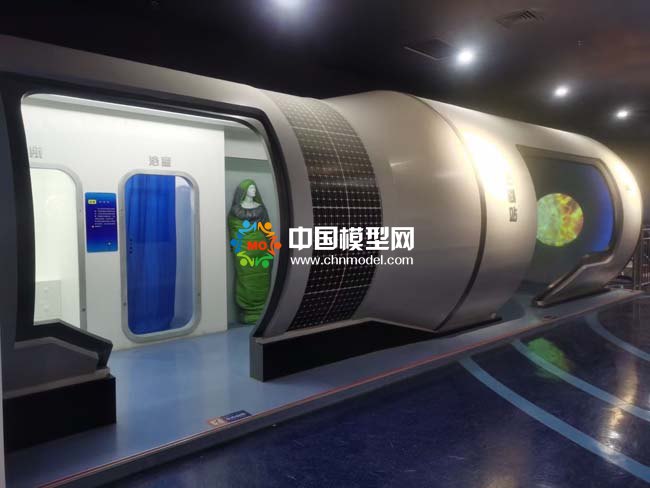 返回舱和空间站模型